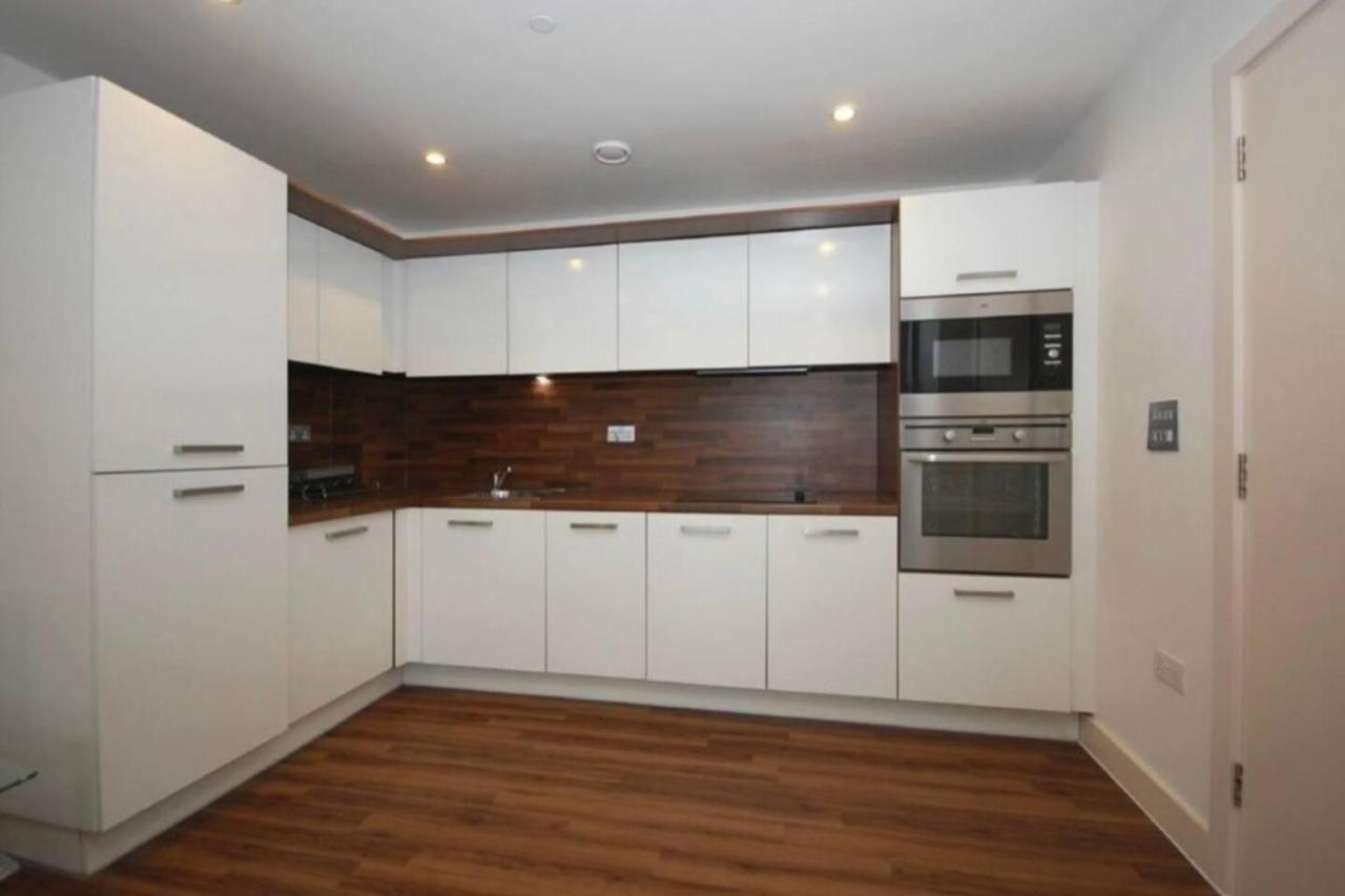 Lovely Luxury 1-Bed Apartment In Wembley 伦敦 外观 照片